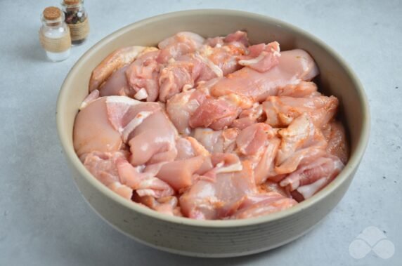 Домашние куриные колбаски с беконом – фото приготовления рецепта, шаг 2