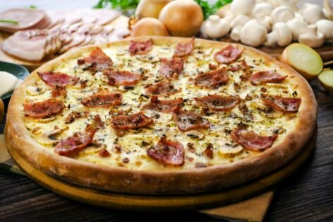 Пицца Карбонара с беконом