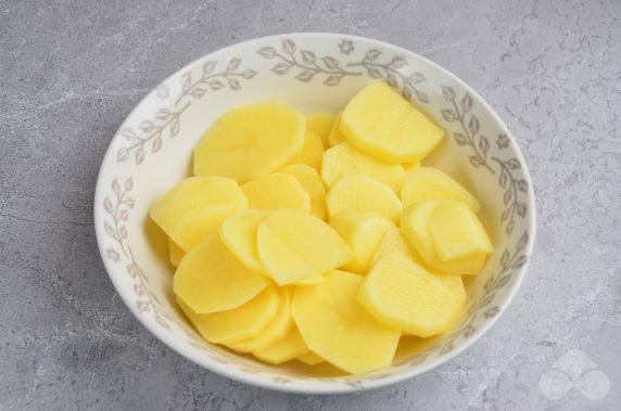 Омлет с картофелем в мультиварке – фото приготовления рецепта, шаг 1
