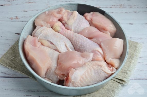 Курица с майонезом и чесноком в духовке – фото приготовления рецепта, шаг 1