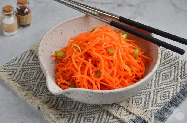 Рецепт: Острая морковка по-быстрому - По-корейски