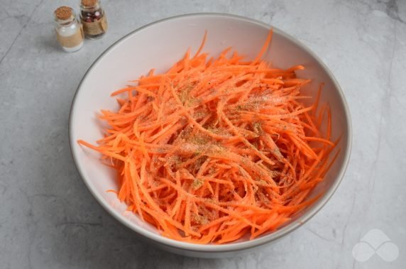 Острая морковь по-корейски – фото приготовления рецепта, шаг 2