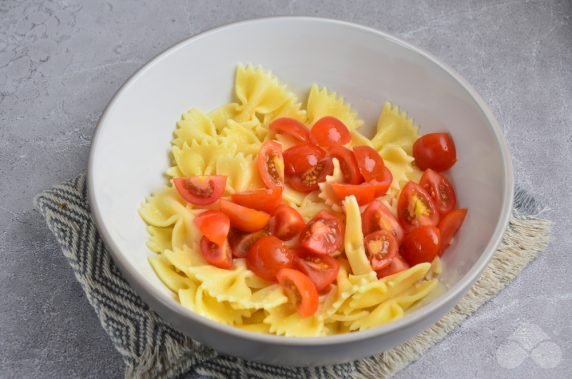 Салат с пастой, овощами и оливками – фото приготовления рецепта, шаг 1