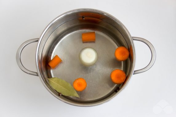 Бульон с фрикадельками – фото приготовления рецепта, шаг 1