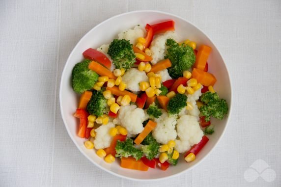 Овощной салат с брокколи и цветной капустой – фото приготовления рецепта, шаг 4