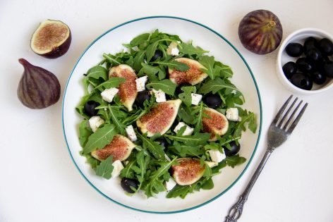 Салат с инжиром и фетой
