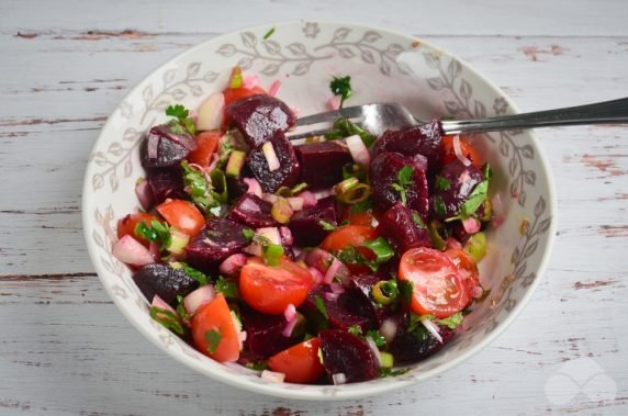 Салат со свеклой и помидорами черри – фото приготовления рецепта, шаг 3