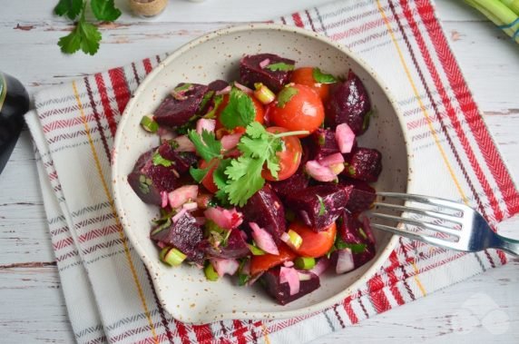 Салат со свеклой и помидорами черри – фото приготовления рецепта, шаг 4