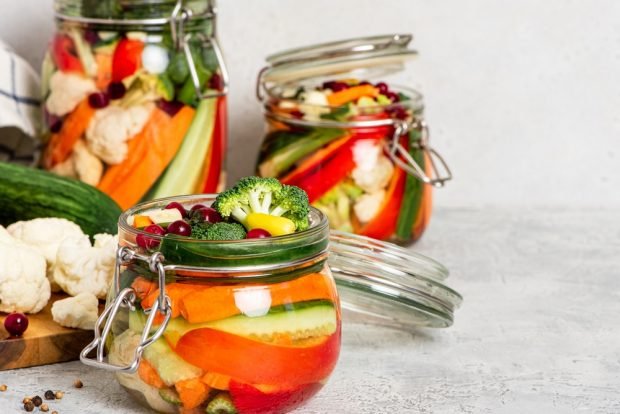 15 оригинальных салатов из цветной капусты на зиму