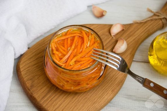 Пряный морковный салат на зиму – фото приготовления рецепта, шаг 5