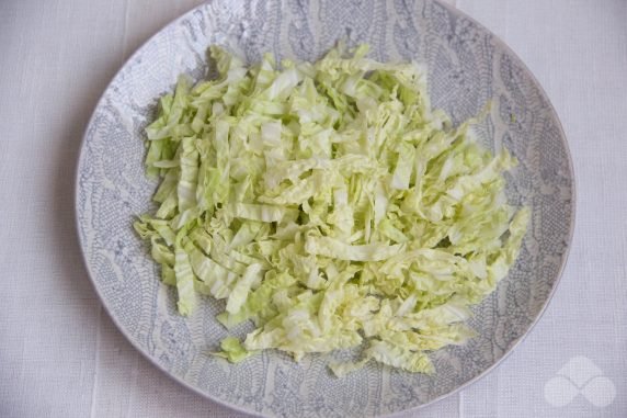 Как приготовить Салат с капустой и горошком рецепт пошагово