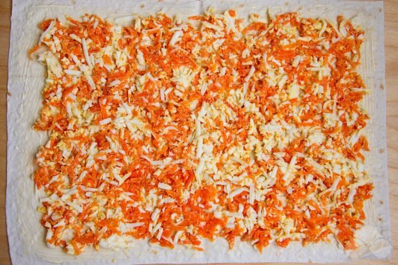 Рулет из лаваша с морковью и яйцами – фото приготовления рецепта, шаг 3