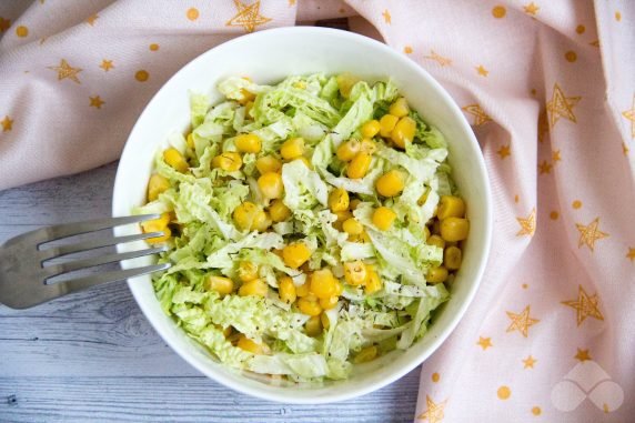 Швидкий салат із пекінської капусти – фото приготування рецепту, крок 4
