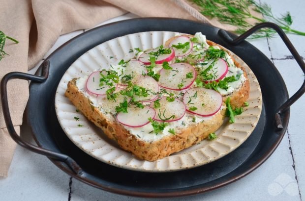 Простые и недорогие бутерброды: 3 рецепта на праздничный стол пошагово с фото
