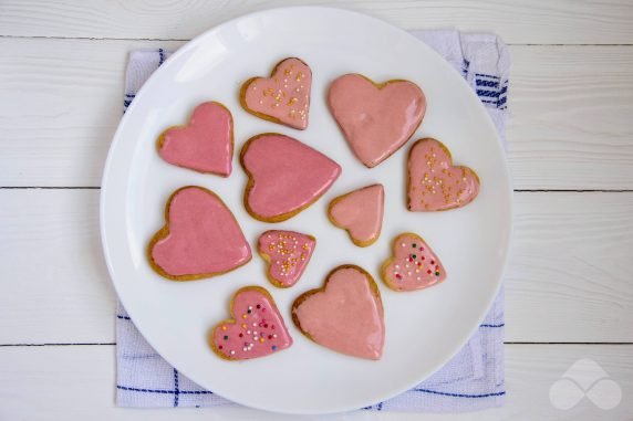 Печенье «Сердечки» с розовой глазурью – фото приготовления рецепта, шаг 8