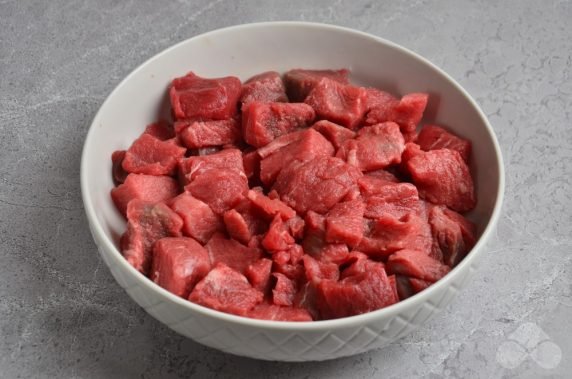Гуляш из говядины с копченой паприкой – фото приготовления рецепта, шаг 1