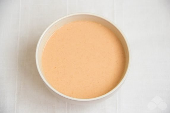 Гуляш из индейки с томатной пастой и сметаной – фото приготовления рецепта, шаг 5