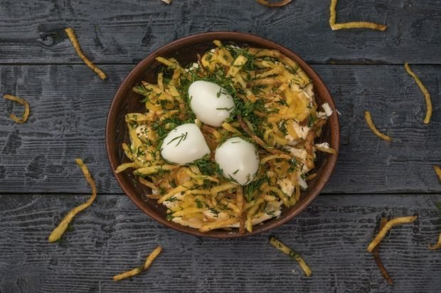Салат «Гнездо глухаря» с курицей и грибами: пошаговый рецепт с фото