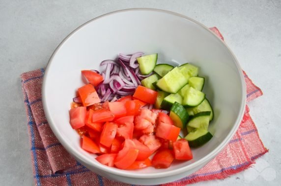 Овощной салат с жареной индейкой – фото приготовления рецепта, шаг 3