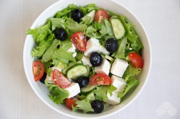 Классический греческий салат – фото приготовления рецепта, шаг 2