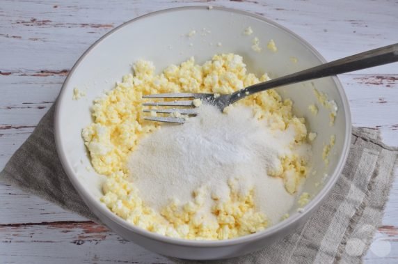 Сырники на рисовой муке без сахара – фото приготовления рецепта, шаг 2