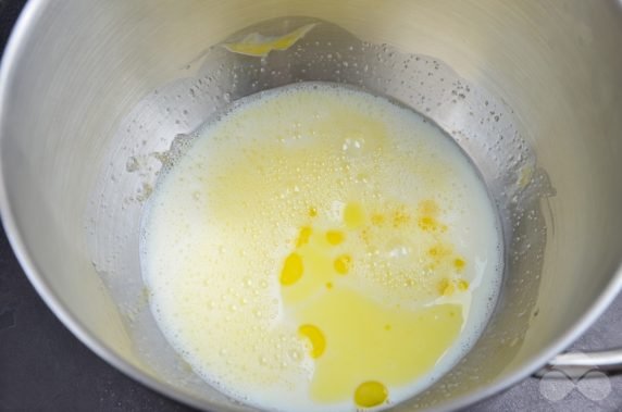 Тонкие блины на молоке – фото приготовления рецепта, шаг 2