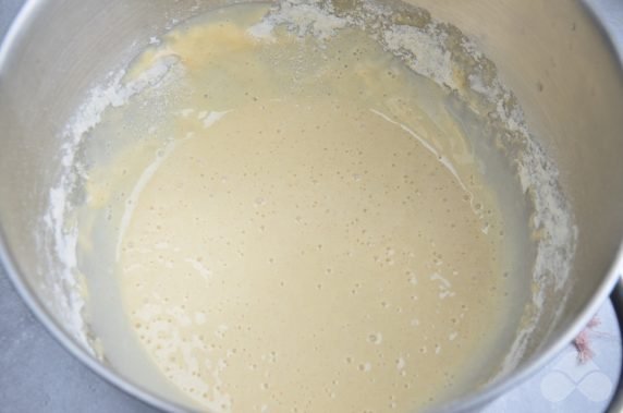 Медовые блины на молоке – фото приготовления рецепта, шаг 3
