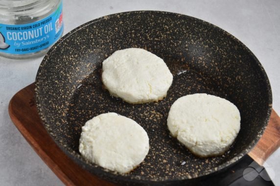 Сырники на кокосовом масле – фото приготовления рецепта, шаг 3