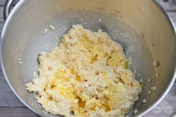 Сырники со сливочным маслом – фото приготовления рецепта, шаг 2