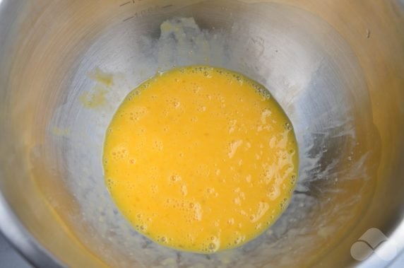 Сладкие блинчики с лимонной цедрой – фото приготовления рецепта, шаг 1