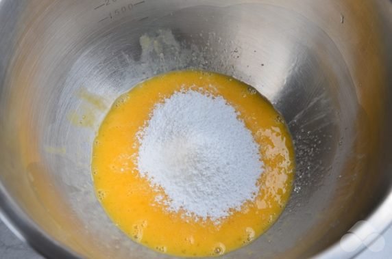 Сладкие блинчики с лимонной цедрой – фото приготовления рецепта, шаг 2
