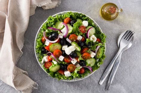 Греческий салат с овечьим сыром