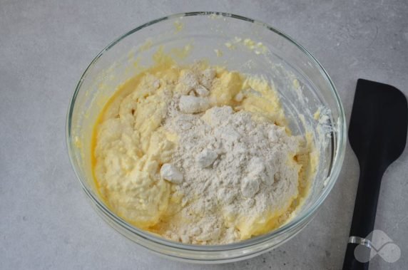 Творожная запеканка на желтках – фото приготовления рецепта, шаг 3