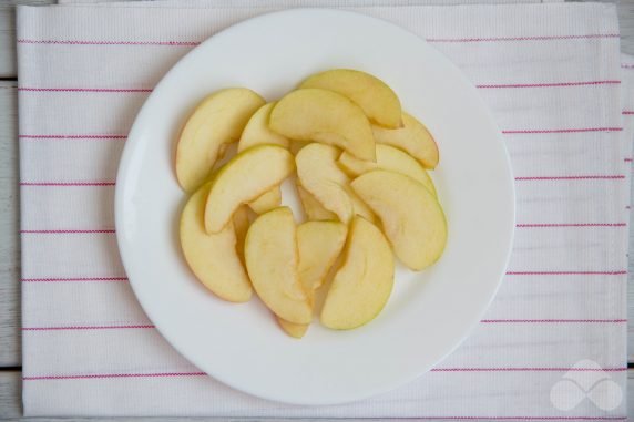 Творожная запеканка с яблоками – фото приготовления рецепта, шаг 5