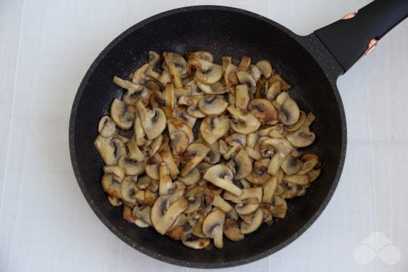 Гречка с грибами в горшочках – фото приготовления рецепта, шаг 2