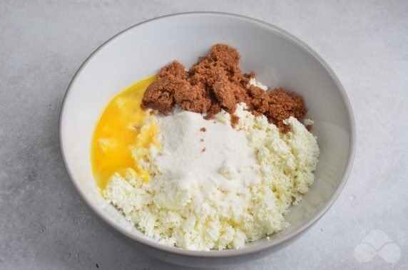 Пышные сырники на рисовой муке – фото приготовления рецепта, шаг 3