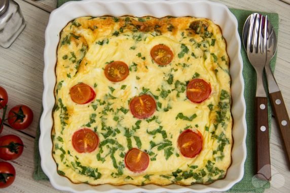 Омлет с помидорами и сыром в духовке – фото приготовления рецепта, шаг 5