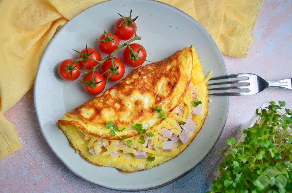 Омлет с ветчиной и сыром: рецепт вкусного и сытного завтрака