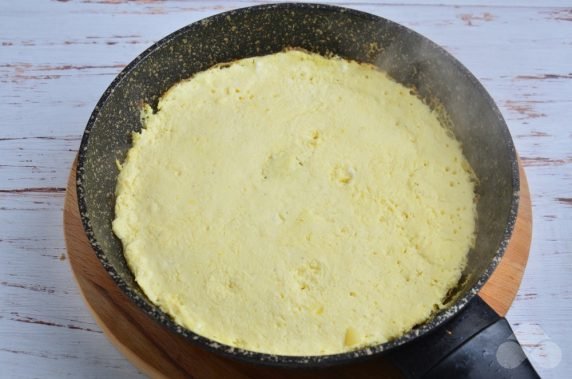Омлет на греческом йогурте – фото приготовления рецепта, шаг 4