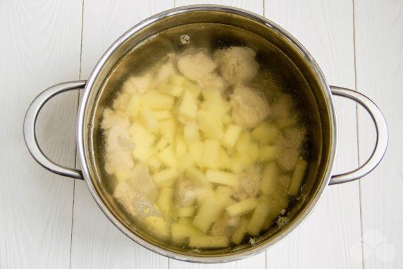 Куриный суп с капустой – фото приготовления рецепта, шаг 2