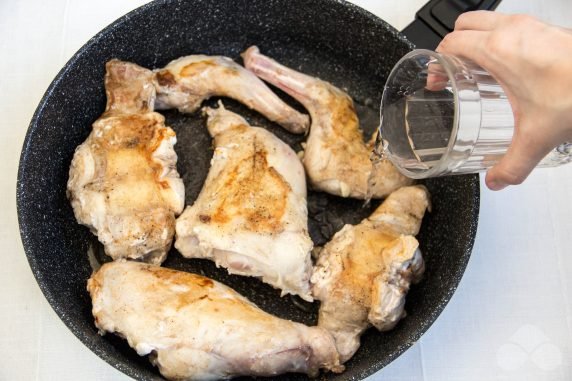 Жареный кролик на сковороде – фото приготовления рецепта, шаг 4