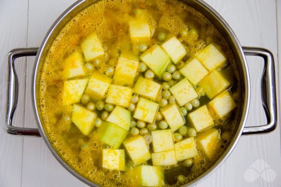 Овощной суп-пюре с зеленью – фото приготовления рецепта, шаг 3