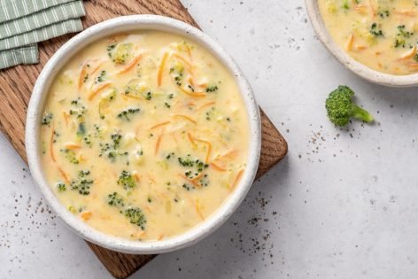 Сырный суп-пюре с брокколи и чеддером