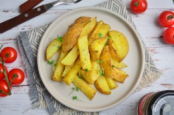 Картофель по-деревенски из вареной картошки – фото приготовления рецепта, шаг 5