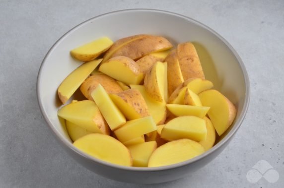 Картофель по-деревенски с пармезаном – фото приготовления рецепта, шаг 1