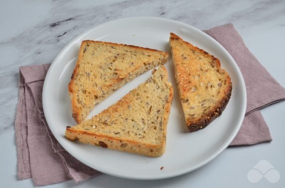 Бутерброды с красной икрой и маслом – фото приготовления рецепта, шаг 1