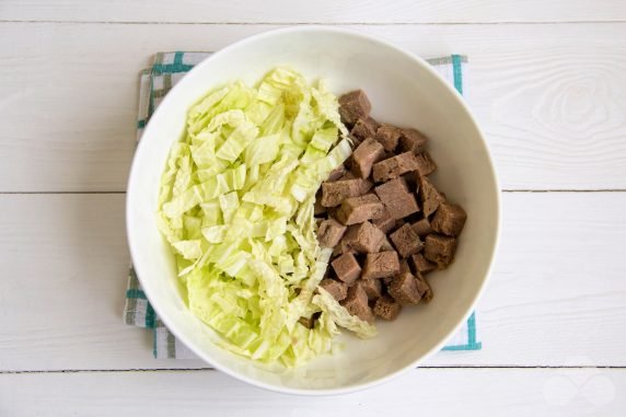 Салат с языком и пекинской капустой – фото приготовления рецепта, шаг 1