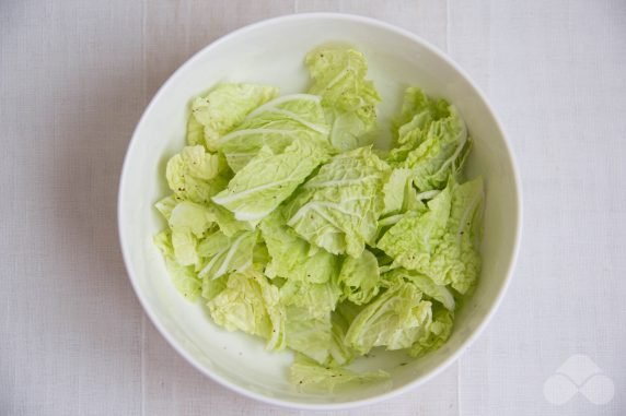 Салат с тофу, грибами и пекинской капустой – фото приготовления рецепта, шаг 2