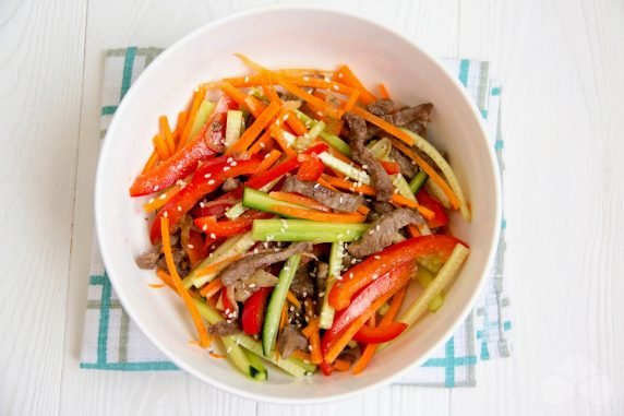Корейский салат с говядиной и овощами – фото приготовления рецепта, шаг 3