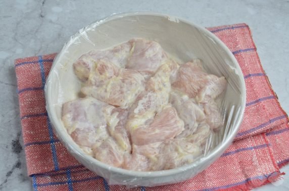 Куриное филе в майонезе на гриле – фото приготовления рецепта, шаг 4